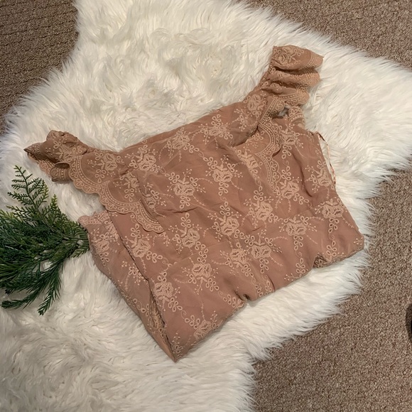 Brand new detailed romper - Picture 2 of 2